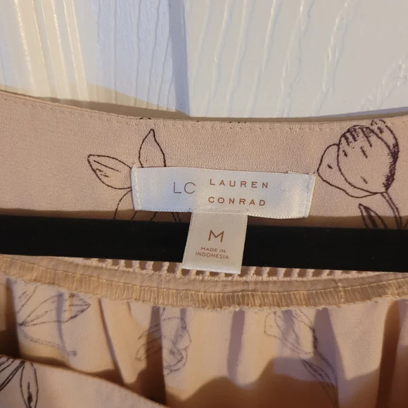 LC Lauren Conrad Blush Floral Blouse - Picture 5 of 5